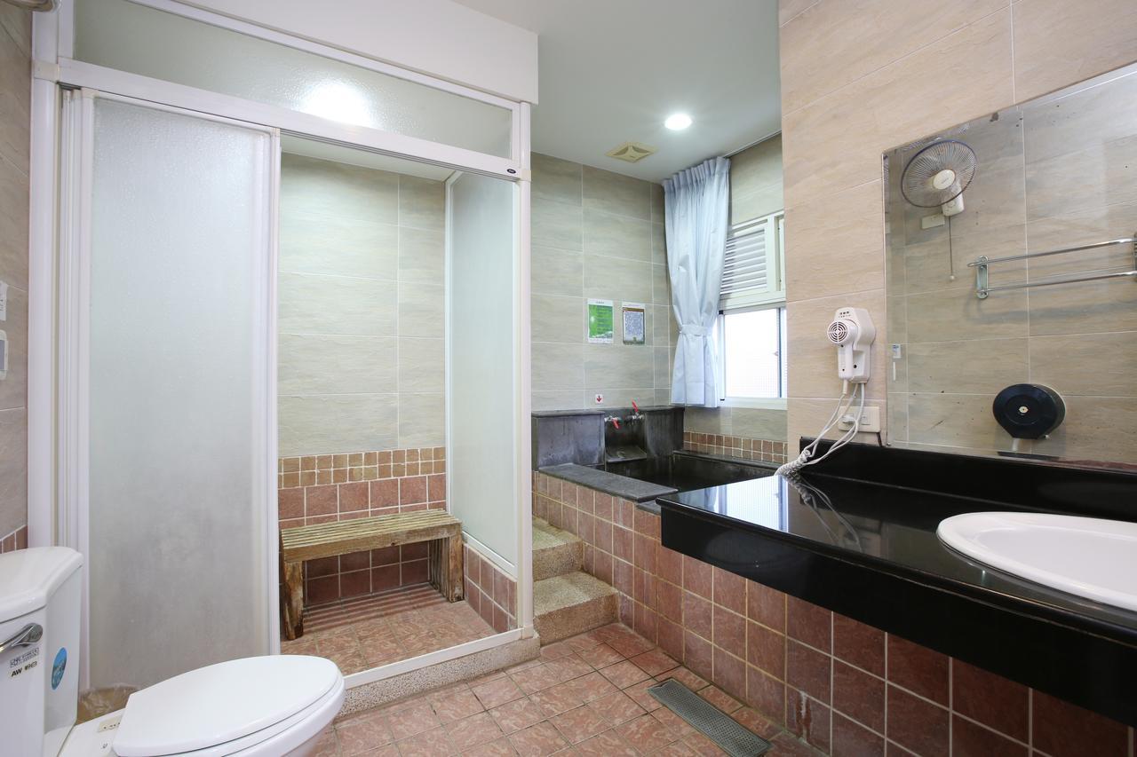 Cyuan Tang Hot Spring Hotel Jiaoxi Exterior photo